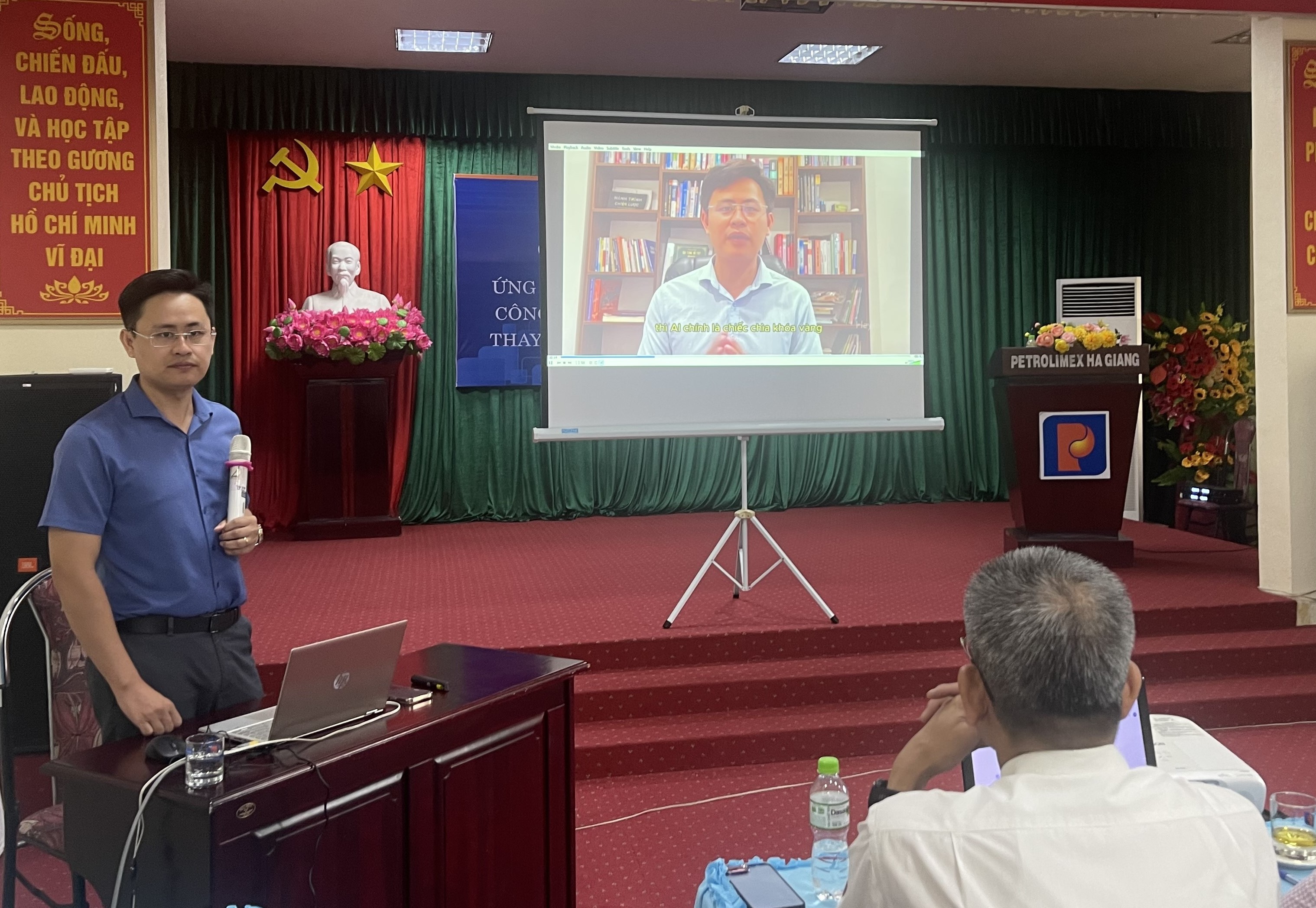 Công ty Xăng dầu Hà Giang 2 thay giao